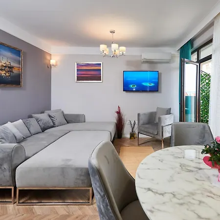 Florance Luxury In Saint Vlas Apartament
